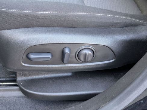 Used 2025 Chevrolet Blazer LT image 32