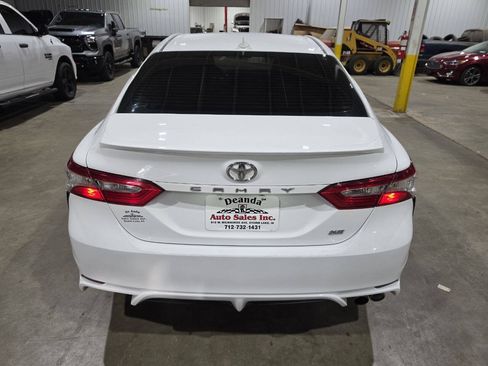Used 2020 Toyota Camry SE FWD image 10