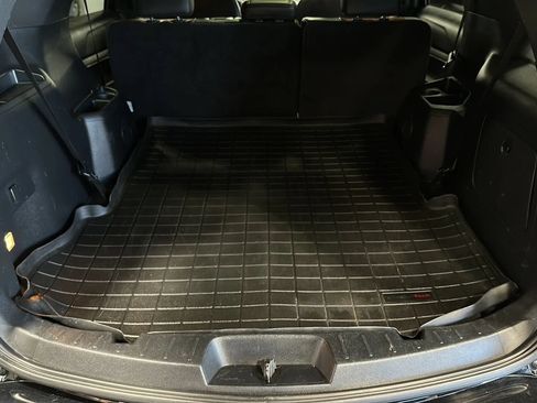 Used 2016 Ford Explorer XLT w/ Equipment Group 202A AWD/4WD image 16