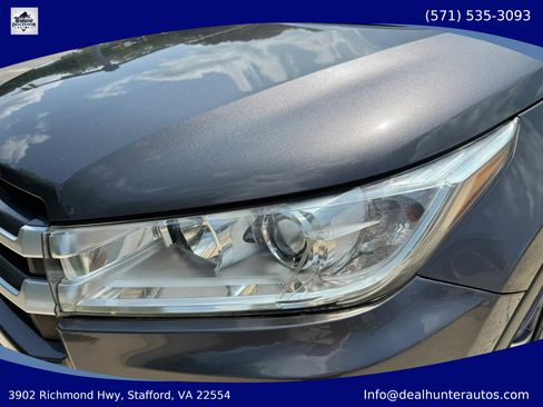 Used 2018 Toyota Highlander XLE AWD/4WD image 9