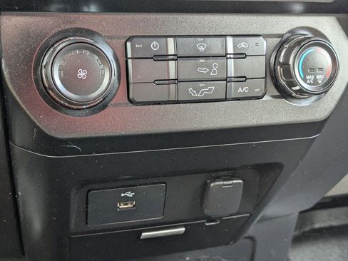 Used 2018 Ford F150 XLT image 18