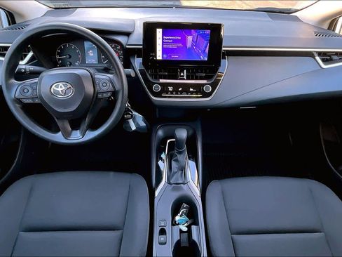 Used 2025 Toyota Corolla LE image 15