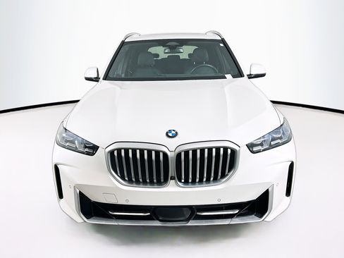 Used 2024 BMW X5 sDrive40i image 2