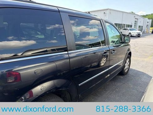 Used 2010 Chrysler Town & Country Touring Plus FWD image 7