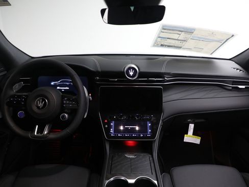 New 2025 Maserati Grecale GT image 22