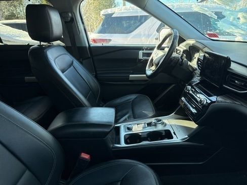 Used 2021 Ford Explorer Limited w/ Equipment Group 301A image 4