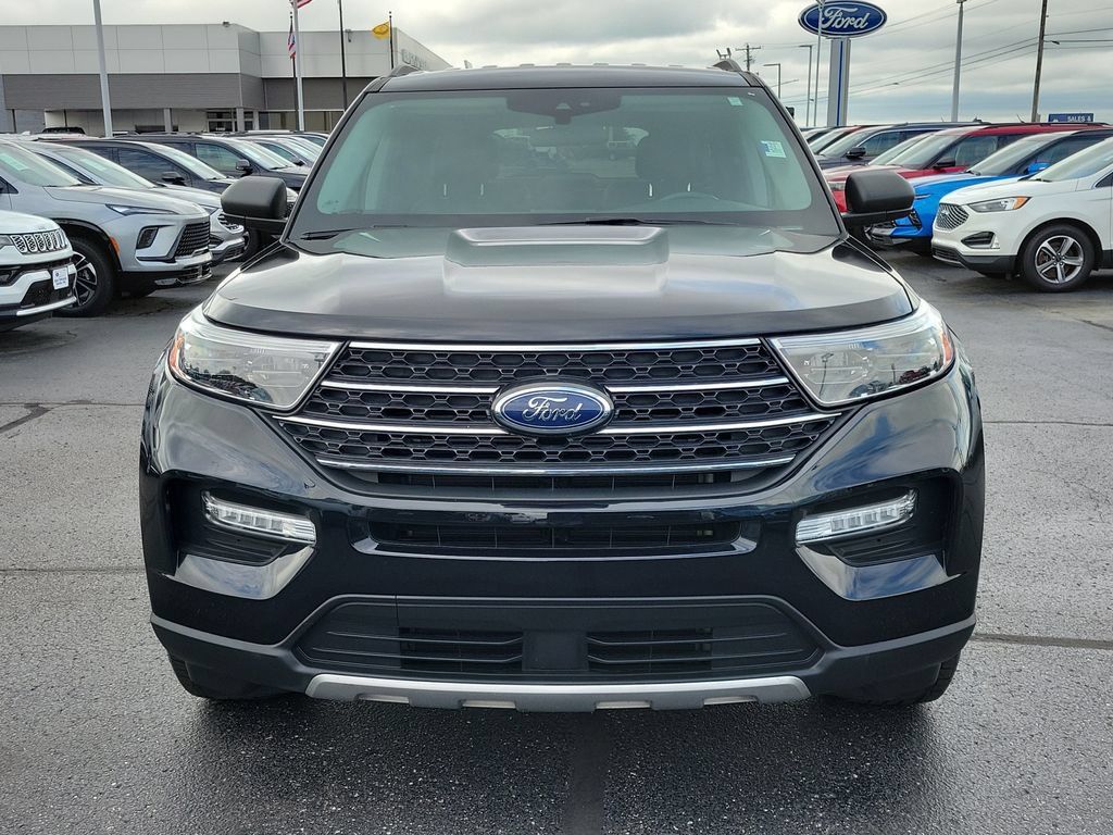 Certified 2023 Ford Explorer XLT w/ Equipment Group 202A AWD/4WD image 2