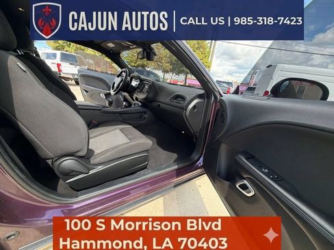 Used 2020 Dodge Challenger SXT RWD image 33