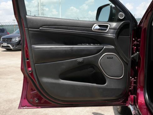 Used 2017 Jeep Grand Cherokee Summit AWD/4WD image 17