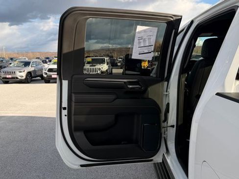 Certified 2024 GMC Sierra 2500 AT4 w/ Technology Package image 34