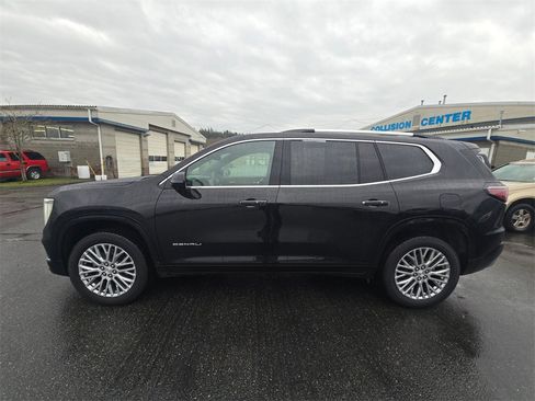 Used 2025 GMC Acadia Denali w/ LPO, Floor Liner Package image 8