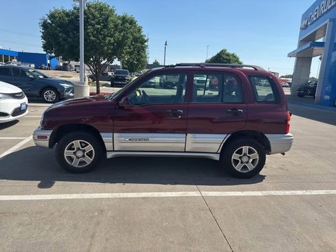 Used 2002 Chevrolet Tracker LT AWD/4WD image 4