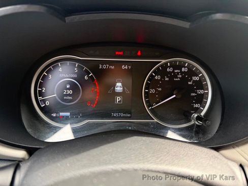 Used 2022 Nissan Versa SV image 15