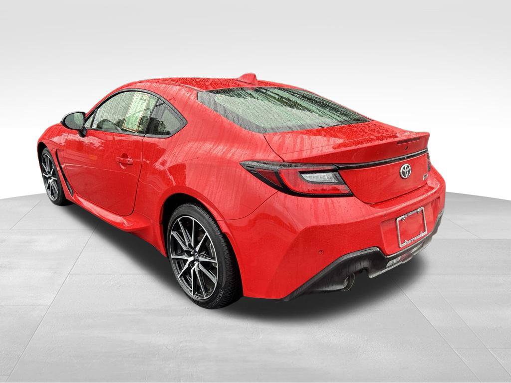 Certified 2023 Toyota GR86 w/ ALL Weather Mat Package (TMS) RWD image 3