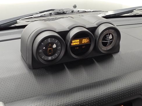Used 2014 Toyota FJ Cruiser 4WD w/ Upgrade Package image 36