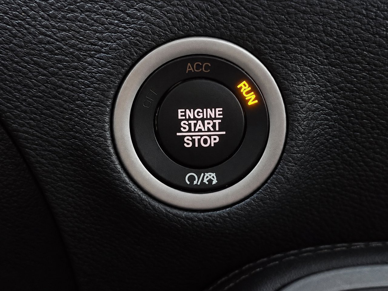 Used 2022 Dodge Challenger R/T w/ Shaker Package RWD image 19