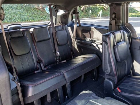 Used 2019 Dodge Grand Caravan GT image 17