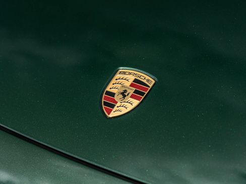 Certified 2025 Porsche Macan Electric RWD image 17