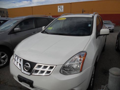 Used 2013 Nissan Rogue S AWD/4WD image 1