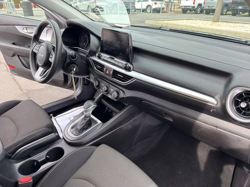 Used 2023 Kia Forte LXS image 28