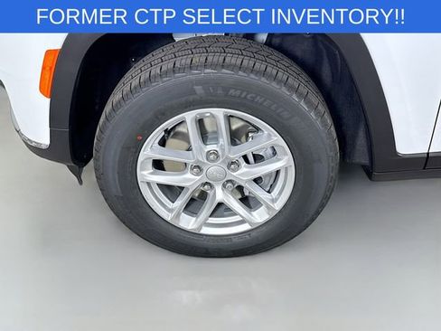 New 2025 Jeep Grand Cherokee L Laredo w/ Luxury Tech Group I image 32