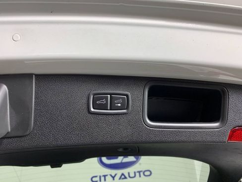 Used 2017 Porsche Macan Base image 43