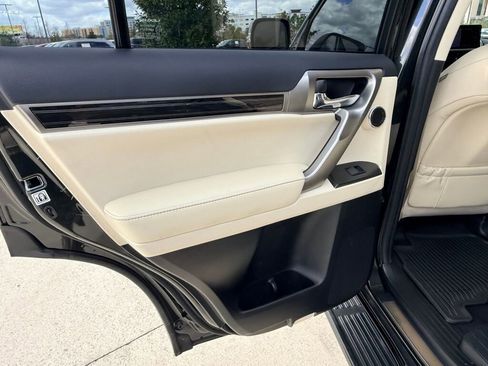 Certified 2023 Lexus GX 460 Premium w/ Accessory Package image 17