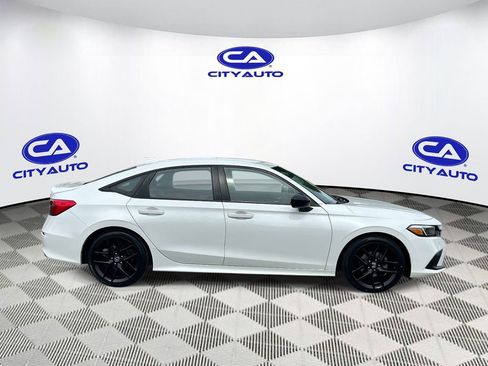 Used 2023 Honda Civic Sport image 2