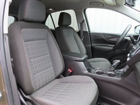 Used 2024 Chevrolet Equinox LT image 24