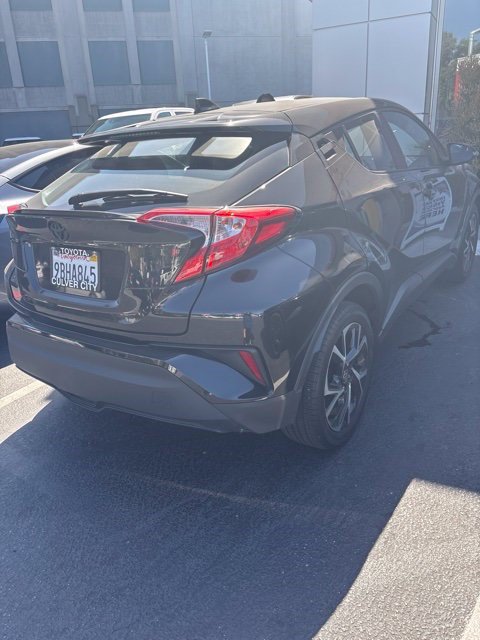 Used 2022 Toyota C-HR XLE FWD image 3