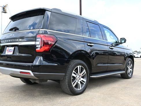 Used 2023 Ford Expedition Limited image 4