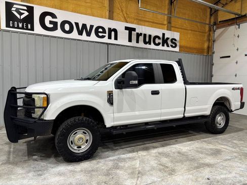 Used 2017 Ford F250 XL w/ Power Equipment Group AWD/4WD image 4