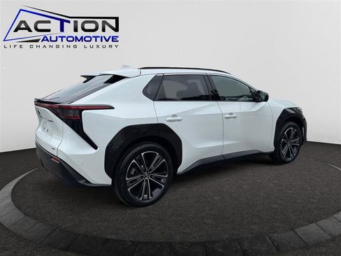 Used 2024 Toyota bZ4X AWD image 8