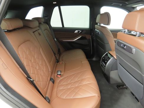New 2026 BMW X5 xDrive40i w/ M Sport Package image 21
