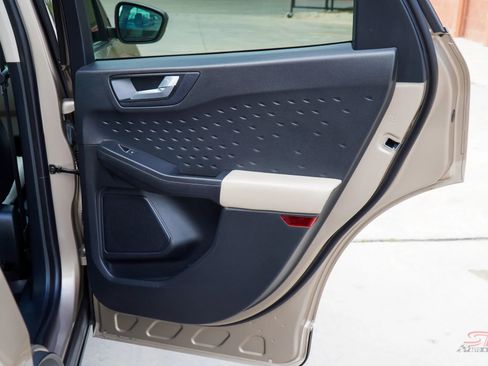 Used 2020 Ford Escape SE Sport image 23