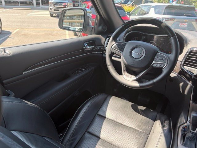 Used 2021 Jeep Grand Cherokee Overland AWD/4WD image 34
