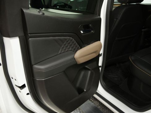 Used 2024 GMC Canyon Denali AWD/4WD image 37