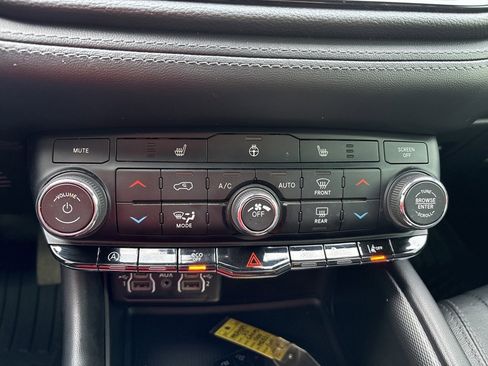 Used 2022 Dodge Durango GT image 14