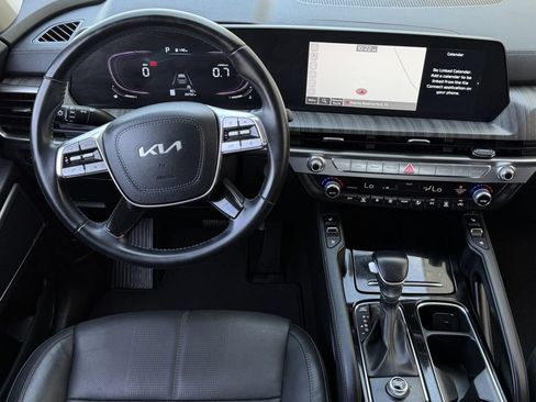 Used 2024 Kia Telluride EX w/ EX Captain's Chair Package FWD image 11