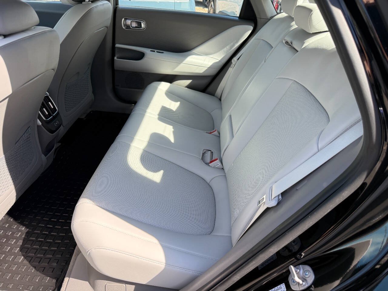 Used 2024 Hyundai Ioniq 6 SEL AWD/4WD image 4