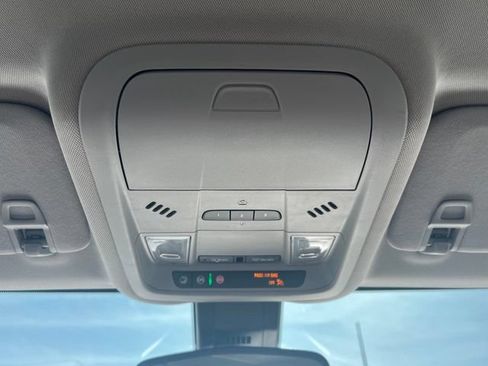 Used 2020 Chevrolet Equinox Premier FWD image 18