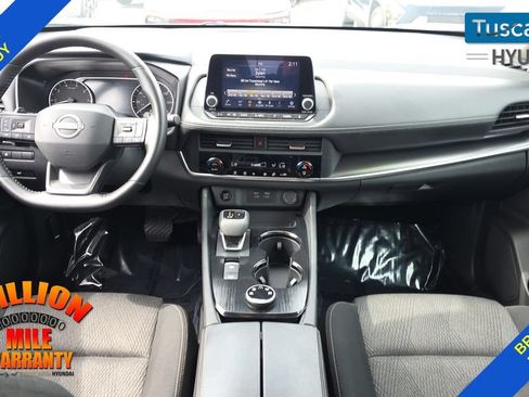 Used 2025 Nissan Rogue SV AWD/4WD image 25