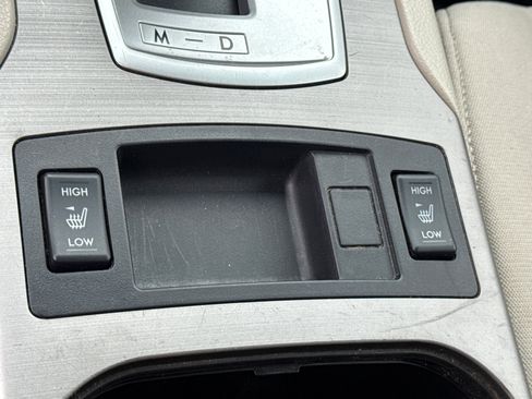 Used 2014 Subaru Outback 2.5i Premium w/ Accessory Value Package (OYR) image 31