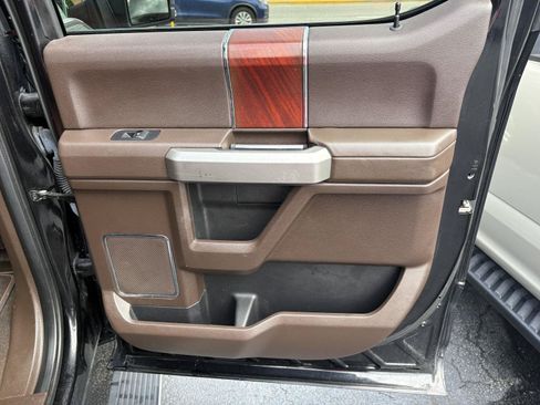 Used 2019 Ford F150 King Ranch w/ Equipment Group 601A Luxury AWD/4WD image 16