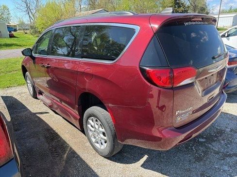 Used 2021 Chrysler Voyager Lxi FWD image 1