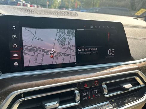 Used 2022 BMW X5 xDrive40i w/ Premium Package image 29