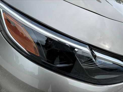 Used 2023 Chevrolet Malibu LT FWD image 33