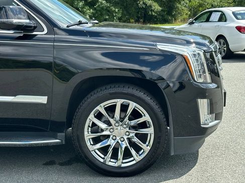 Used 2018 Cadillac Escalade Luxury AWD/4WD image 98