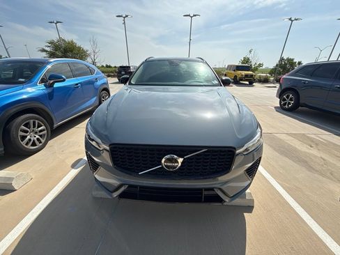 Used 2024 Volvo XC60 B5 Plus w/ Protection Package Premier AWD/4WD image 4
