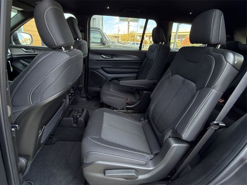 New 2025 Jeep Grand Cherokee L Laredo image 20